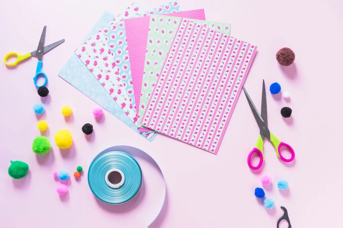 Hübsche Komposition aus Kunsthandwerk